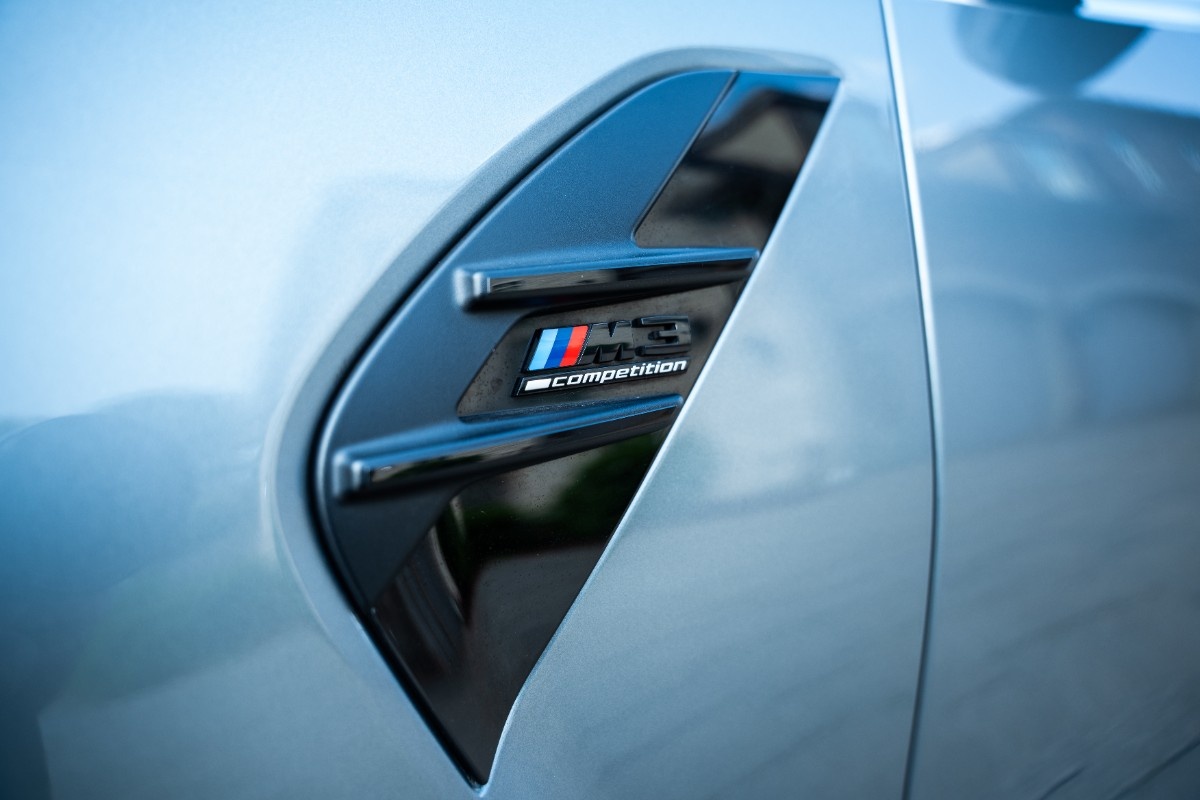 
								BMW M3 COMPETITION XDRIVE full									